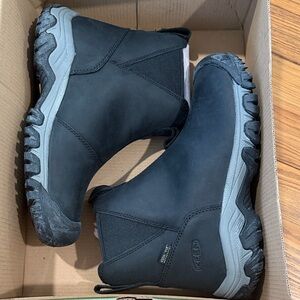 Women’s Keen Waterproof Chelsea Boot Size 6.5